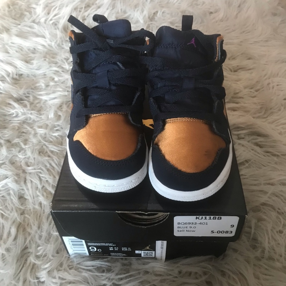 Jordan 1 Mid